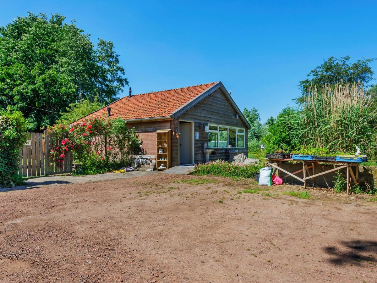 Enticing Holiday Home In Eastermar Near Burgumer Mar Lake Hoogzand Экстерьер фото